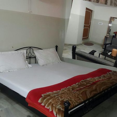 Hotel Urvashi Dźajpur Zewnętrze zdjęcie